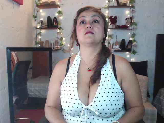 missrosariostepmoan webcam