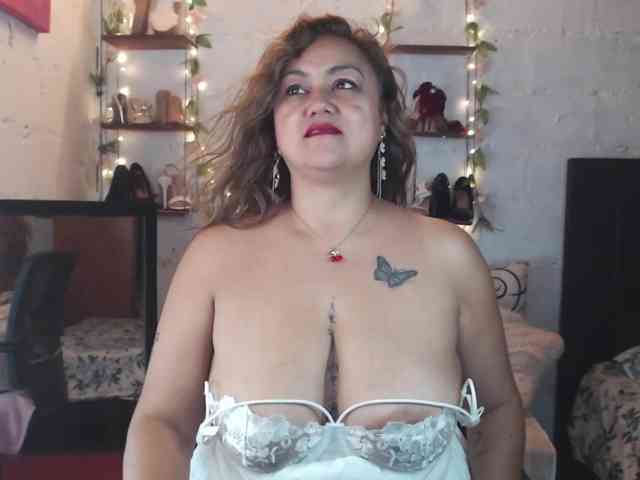 missrosariostepmoan webcam
