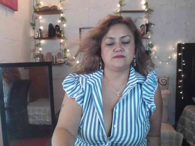 missrosariostepmoan webcam