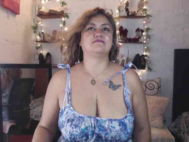 missrosariostepmoan webcam