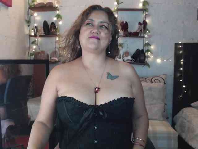 missrosariostepmoan webcam