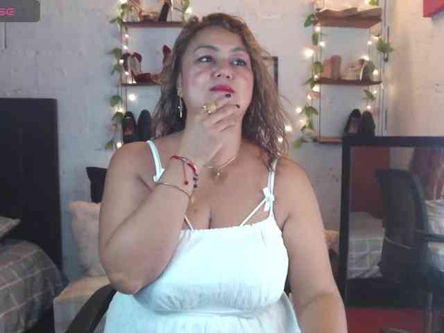 missrosariostepmoan webcam