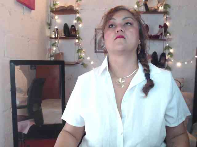 missrosariostepmoan webcam