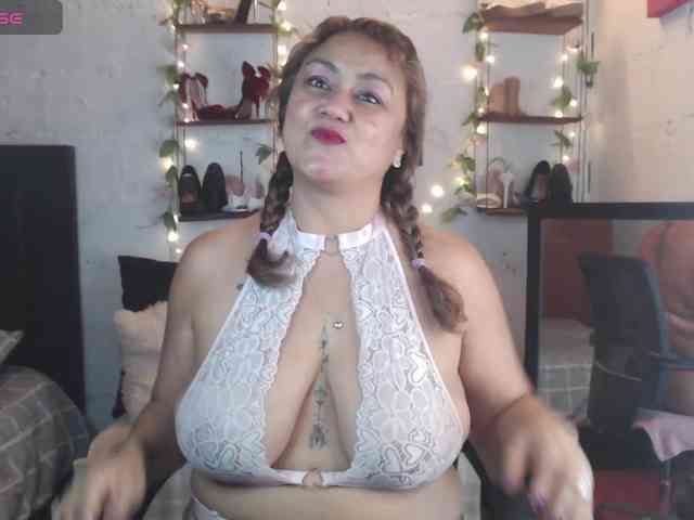 missrosariostepmoan webcam