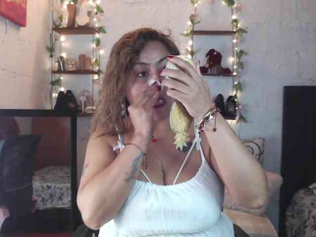 missrosariostepmoan webcam