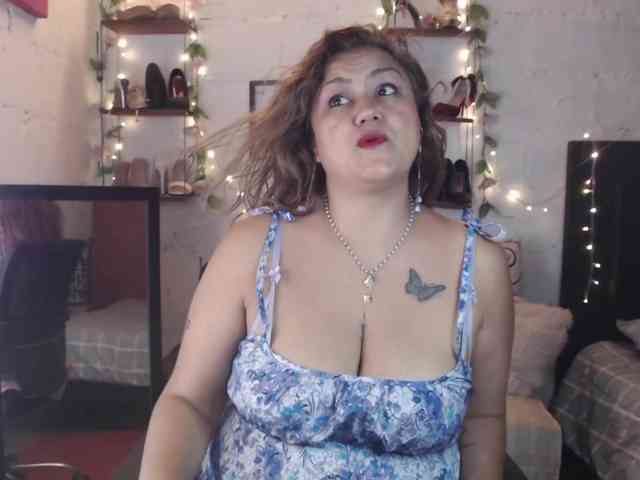 missrosariostepmoan webcam