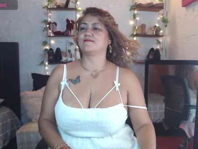 missrosariostepmoan webcam