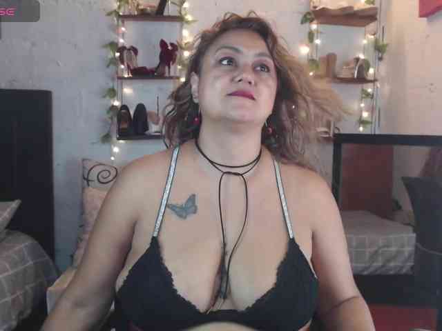 missrosariostepmoan webcam