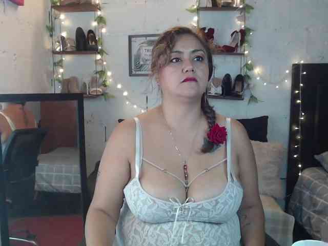 missrosariostepmoan webcam