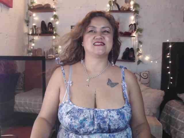 missrosariostepmoan webcam