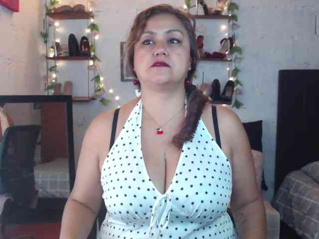 missrosariostepmoan webcam