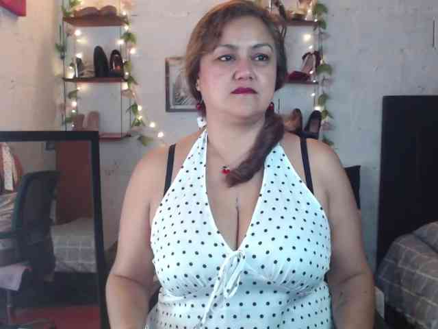 missrosariostepmoan webcam