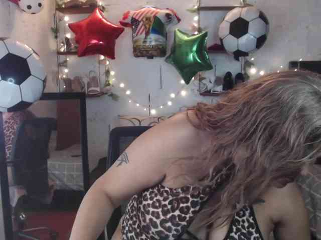 missrosariostepmoan webcam