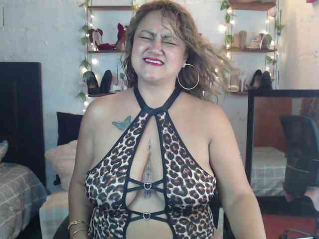 missrosariostepmoan webcam