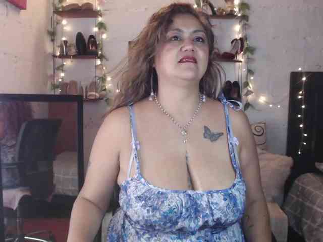 missrosariostepmoan webcam