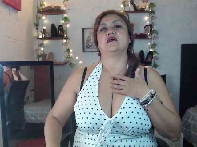 missrosariostepmoan webcam