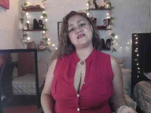 missrosariostepmoan webcam