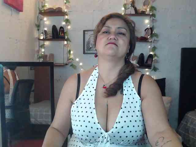 missrosariostepmoan webcam