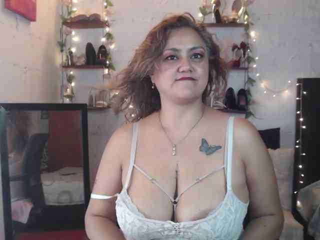 missrosariostepmoan webcam