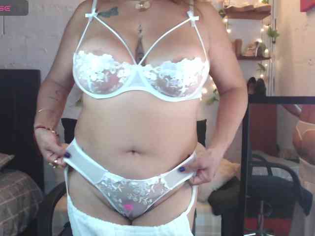 missrosariostepmoan webcam