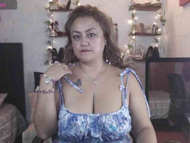 missrosariostepmoan webcam