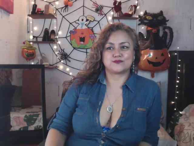 missrosariostepmoan webcam
