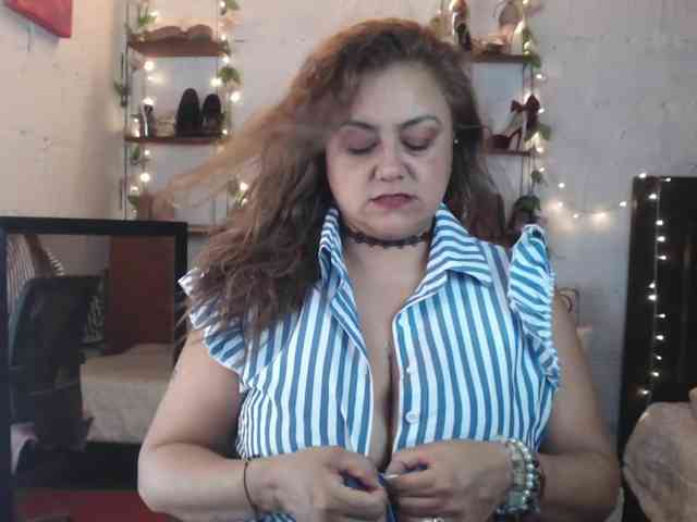missrosariostepmoan webcam
