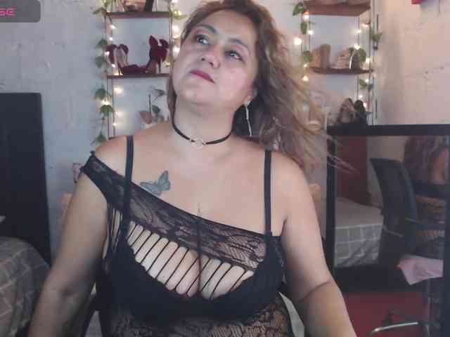 missrosariostepmoan webcam