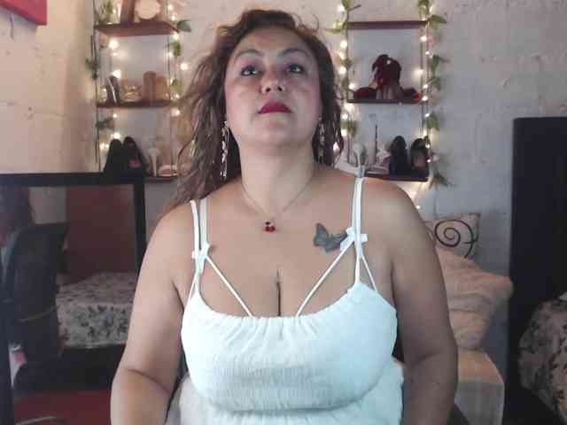 missrosariostepmoan webcam