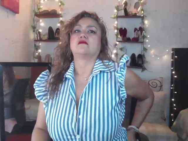 missrosariostepmoan webcam