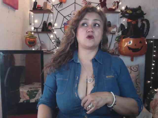 missrosariostepmoan webcam