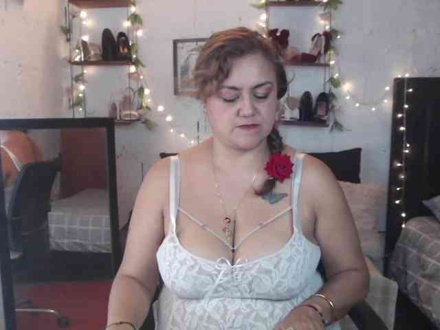 missrosariostepmoan webcam
