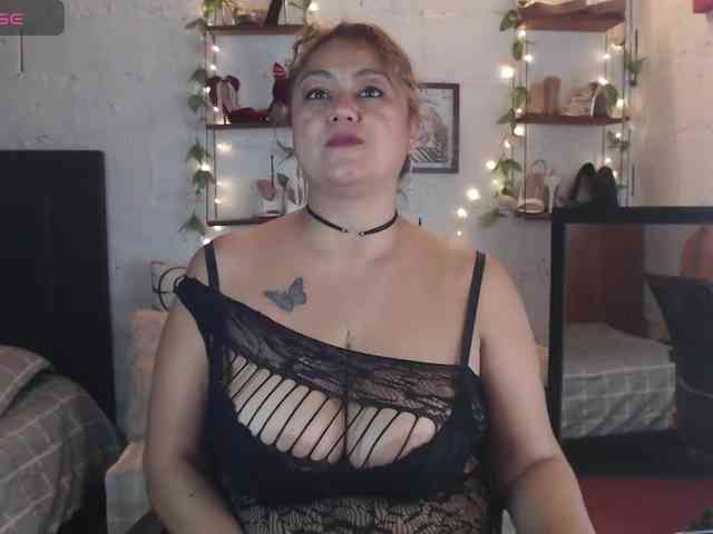 missrosariostepmoan webcam