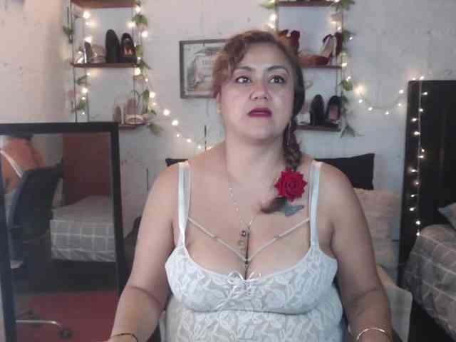 missrosariostepmoan webcam