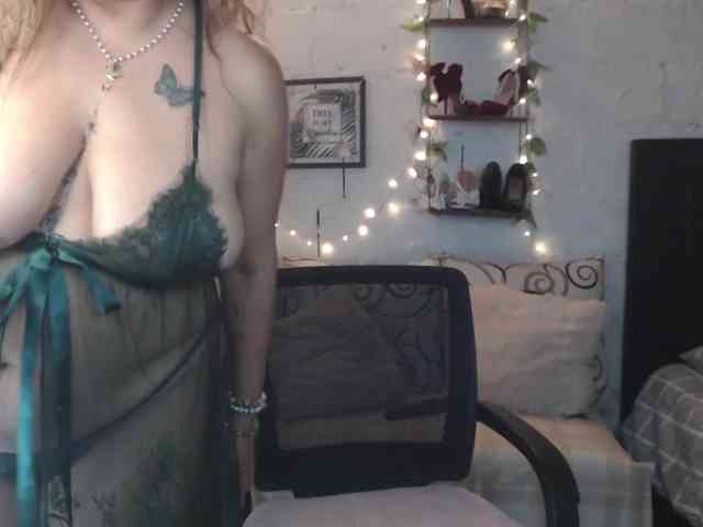 missrosariostepmoan webcam