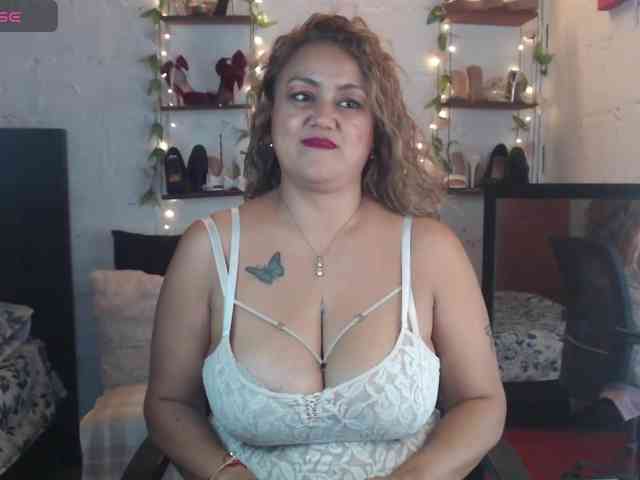 missrosariostepmoan webcam