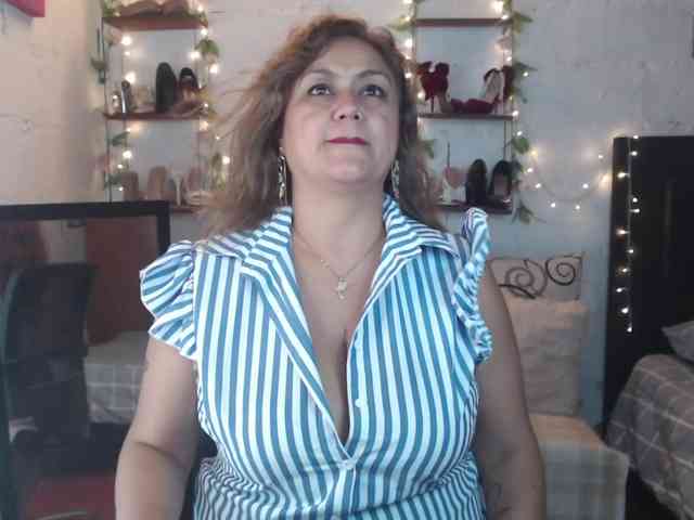 missrosariostepmoan webcam