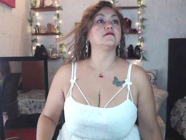 missrosariostepmoan webcam