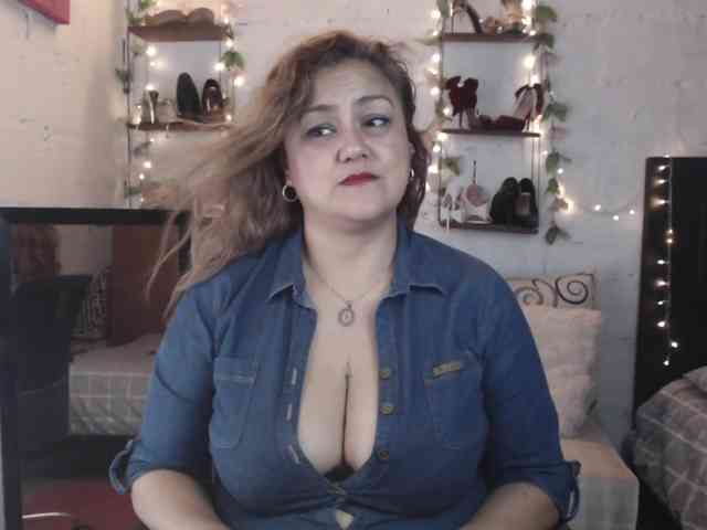 missrosariostepmoan webcam