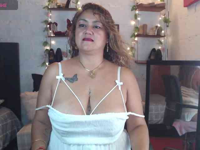 missrosariostepmoan webcam