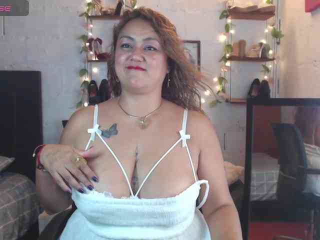 missrosariostepmoan webcam