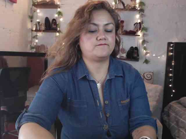 missrosariostepmoan webcam