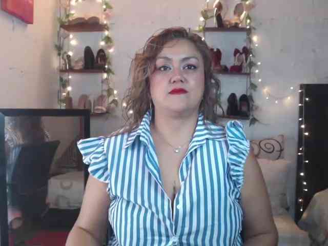 missrosariostepmoan webcam