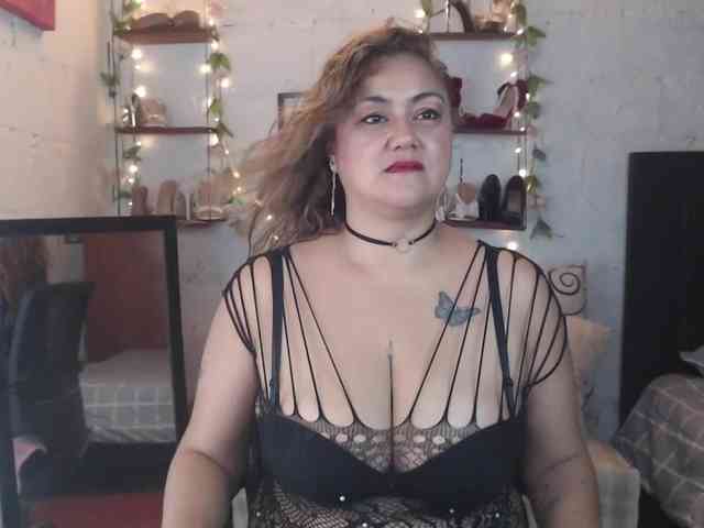 missrosariostepmoan webcam