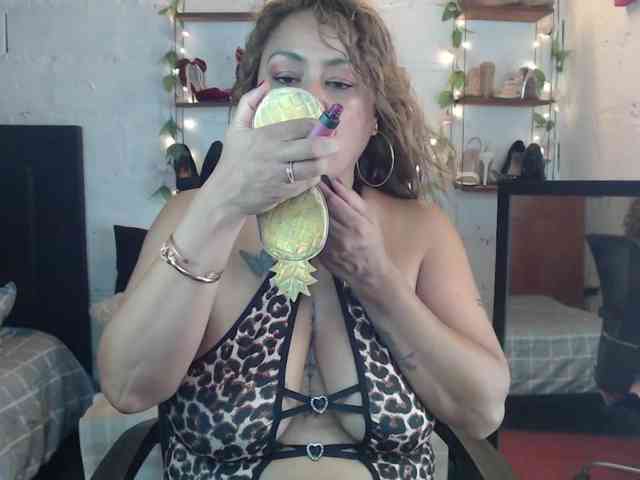 missrosariostepmoan webcam