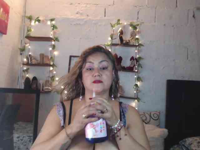 missrosariostepmoan webcam