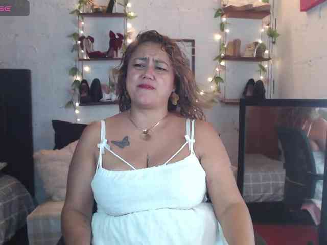 missrosariostepmoan webcam