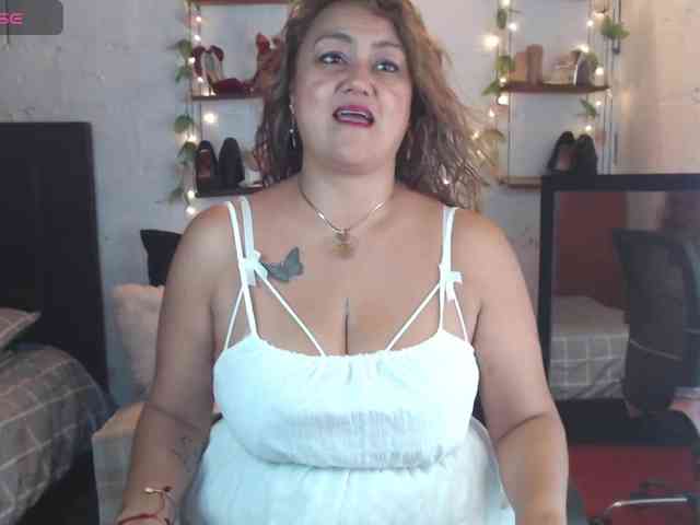 missrosariostepmoan webcam
