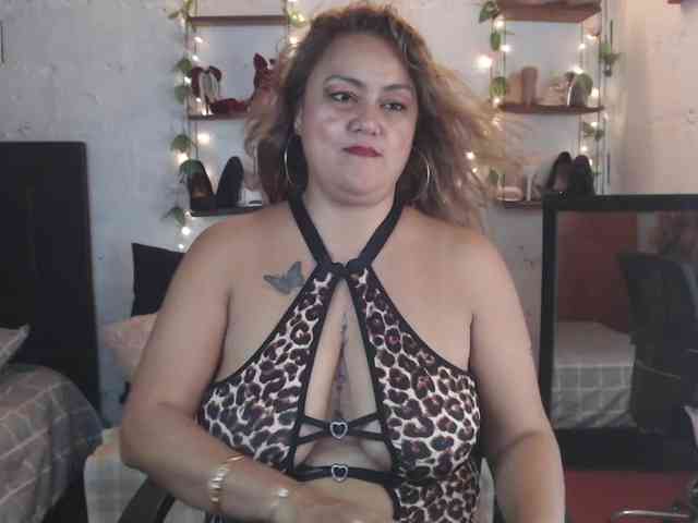 missrosariostepmoan webcam