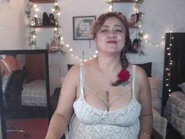 missrosariostepmoan webcam